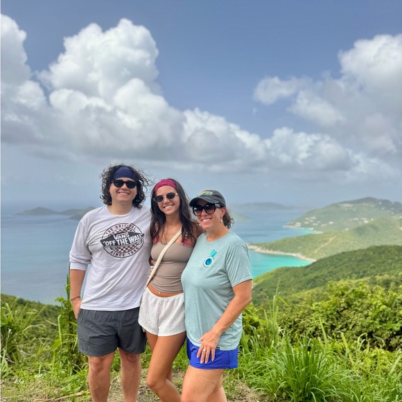 Meet your Posher, Michele - Picture 2 of 7